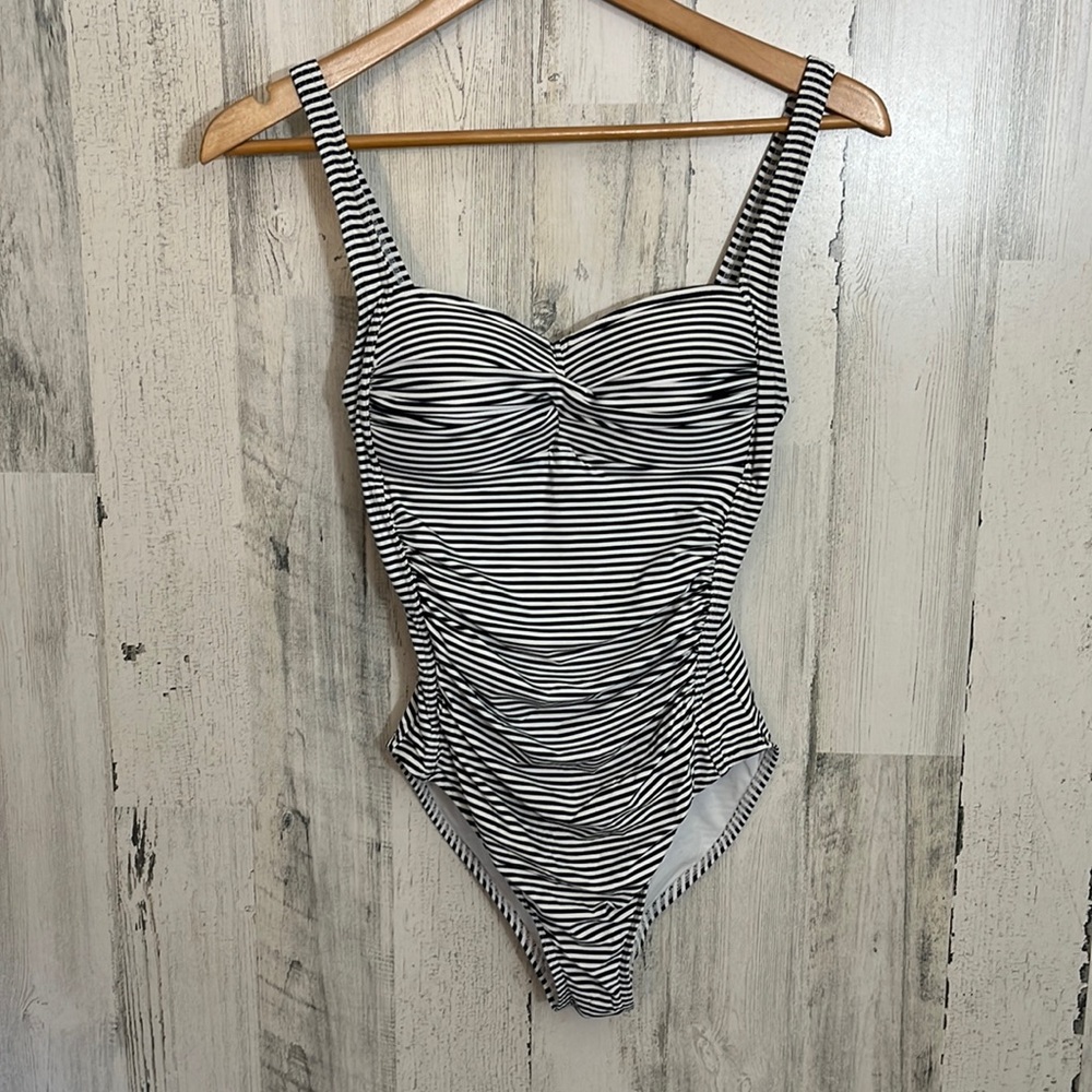 #M3 medium black and white one piece swimsuit size 8 BOND EYE AUSTRALIA